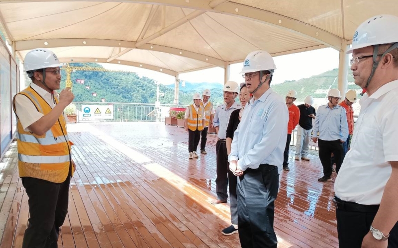海南控股党委委员、副总经理肖飞赴 迈湾水利枢纽工程现场调研指导工作