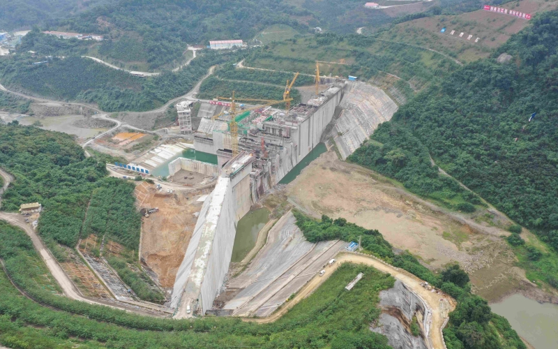迈湾水利枢纽工程副坝8个分部工程顺利通过验收